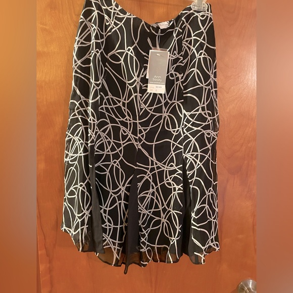 NWT Ann Trinity Skirt - Picture 1 of 6